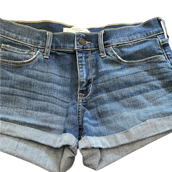 Abercrombie & Fitch Women’s Cuffed Hem Denim Shorts - Size 6/ W28 - Picture 9 of 9